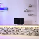 Adorable Downtown شقة *